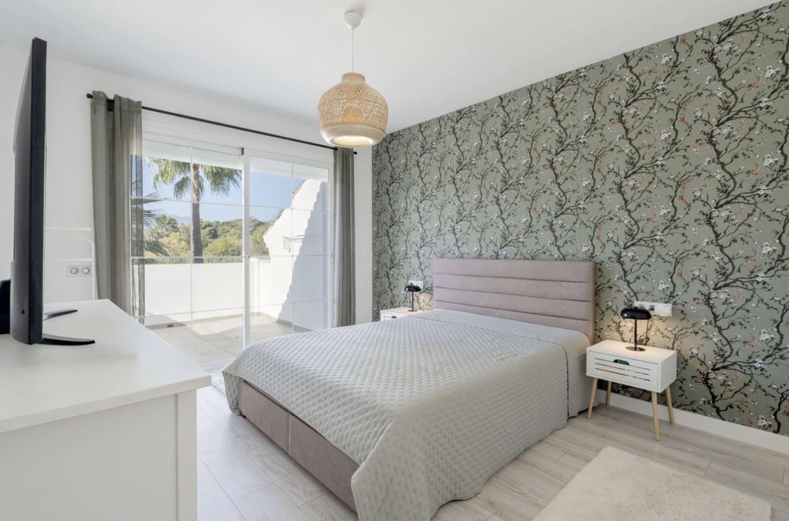 Pareado de 4 habitaciones en Guadalmina en venta con piscina garaje - 920.000 € (Ref: 9393926)