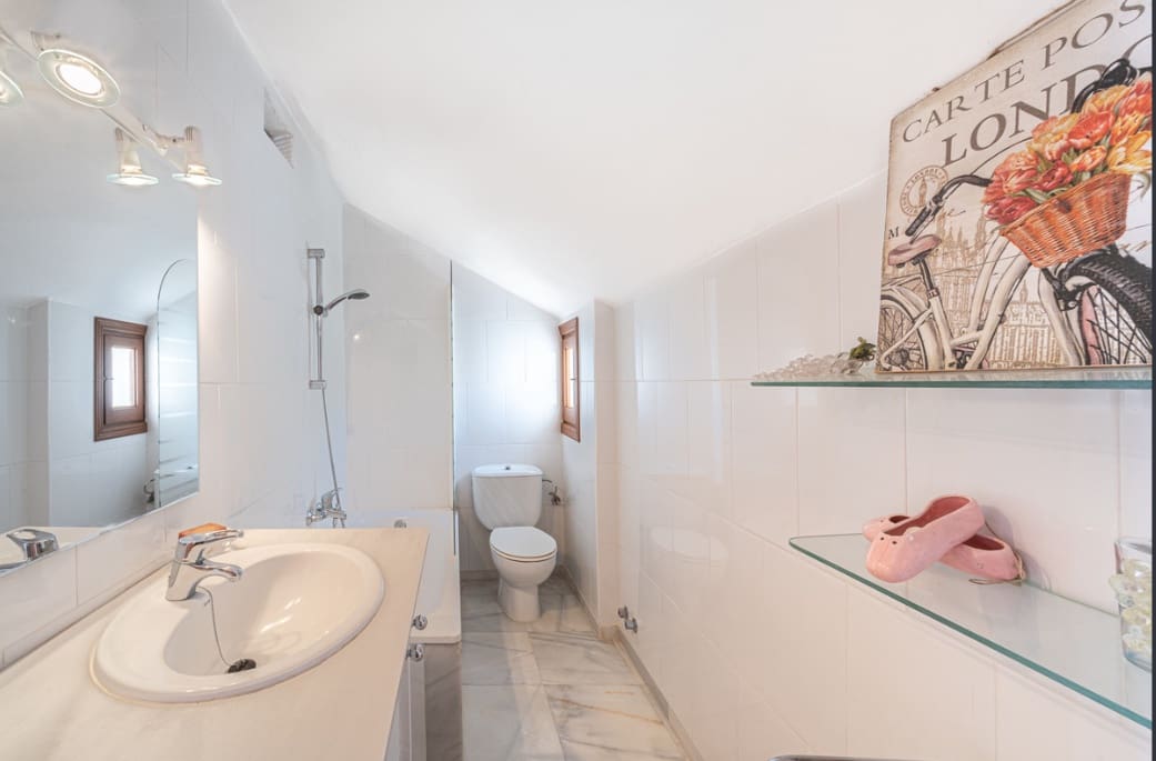 3 bedroom Townhouse for sale in Golden Mile with pool garage - € 680,000 (Ref: 9395874)