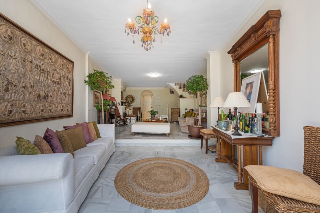 3 bedroom Townhouse for sale in Golden Mile with pool garage - € 680,000 (Ref: 9395874)