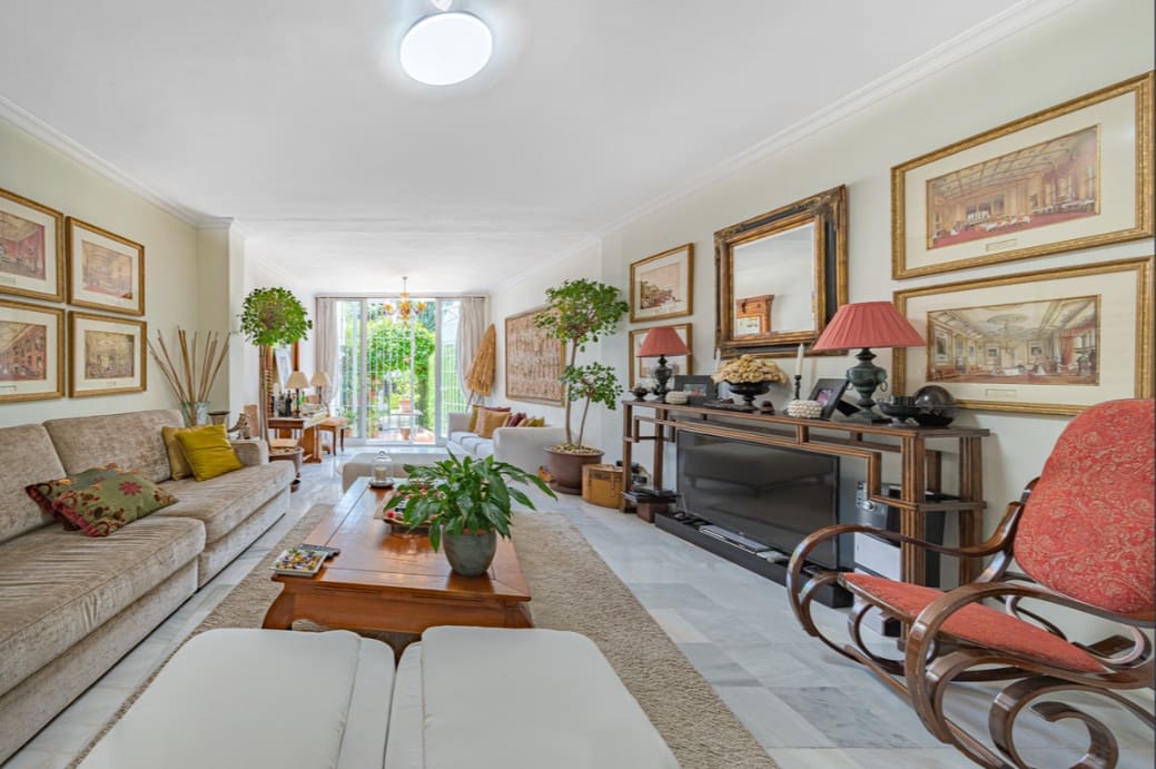 3 bedroom Townhouse for sale in Golden Mile with pool garage - € 680,000 (Ref: 9395874)