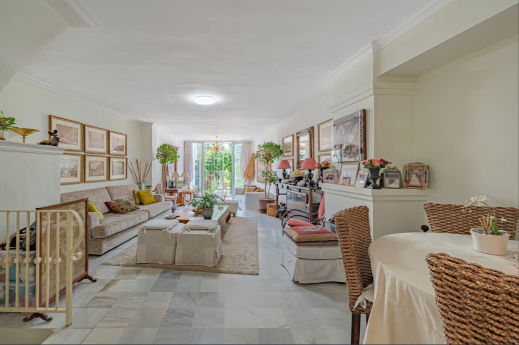 3 bedroom Townhouse for sale in Golden Mile with pool garage - € 680,000 (Ref: 9395874)