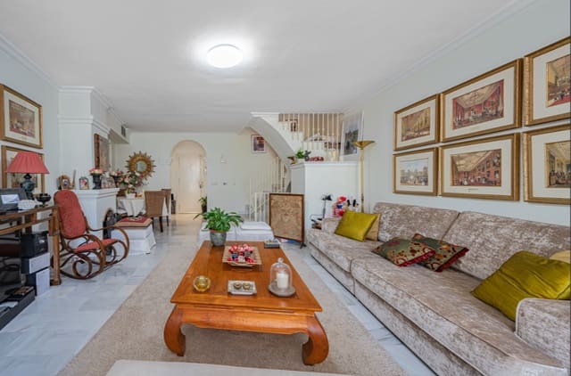 3 sovrum Hus till salu i Golden Mile, Marbella med pool garage - 680 000 € (Ref: 9395874)