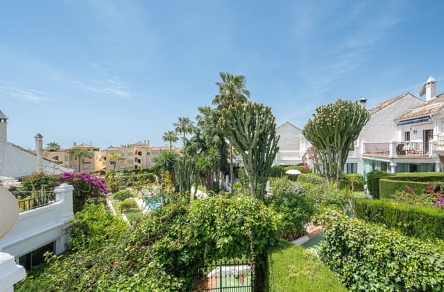 3 sovrum Hus till salu i Golden Mile, Marbella med pool garage - 680 000 € (Ref: 9395874)