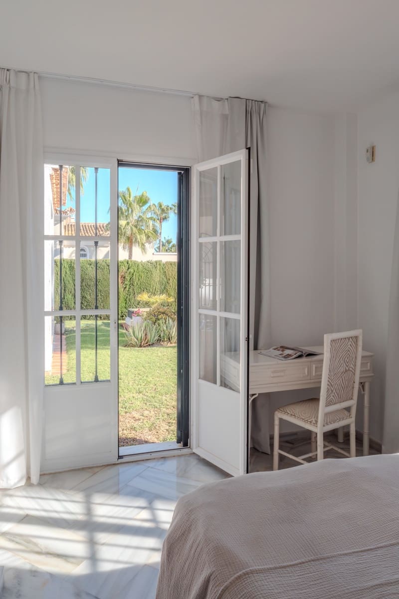 4 soverom Villa til salgs i Marbella med svømmebasseng garasje - € 1 885 000 (Ref: 9398316)