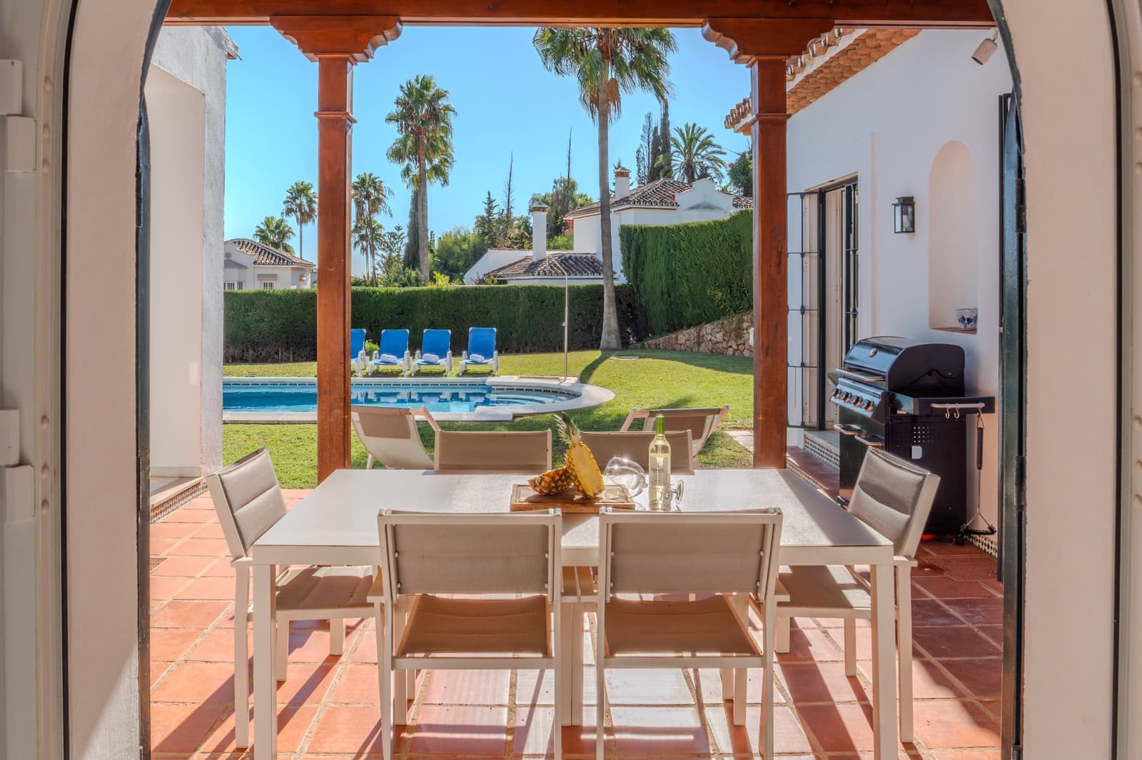 4 soverom Villa til salgs i Marbella med svømmebasseng garasje - € 1 885 000 (Ref: 9398316)