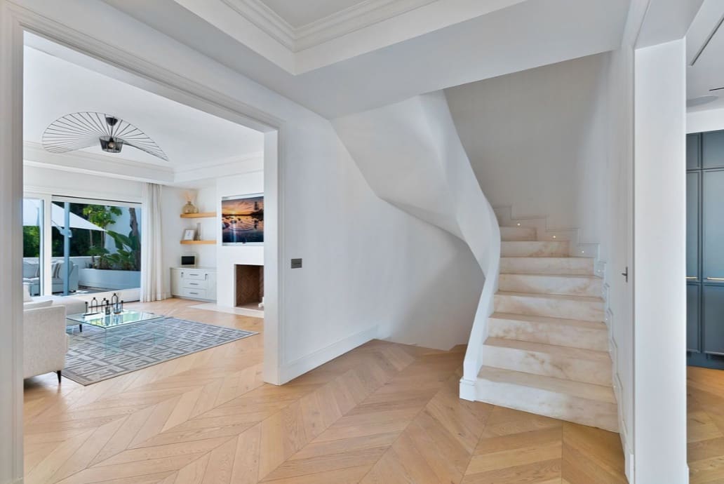 3 sovrum Semi-fristående Villa till salu i Marbella med pool garage - 1 195 000 € (Ref: 9398317)