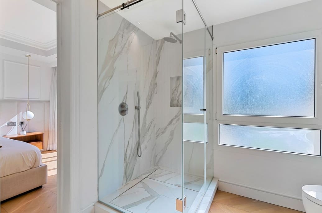 3 sovrum Semi-fristående Villa till salu i Marbella med pool garage - 1 195 000 € (Ref: 9398317)