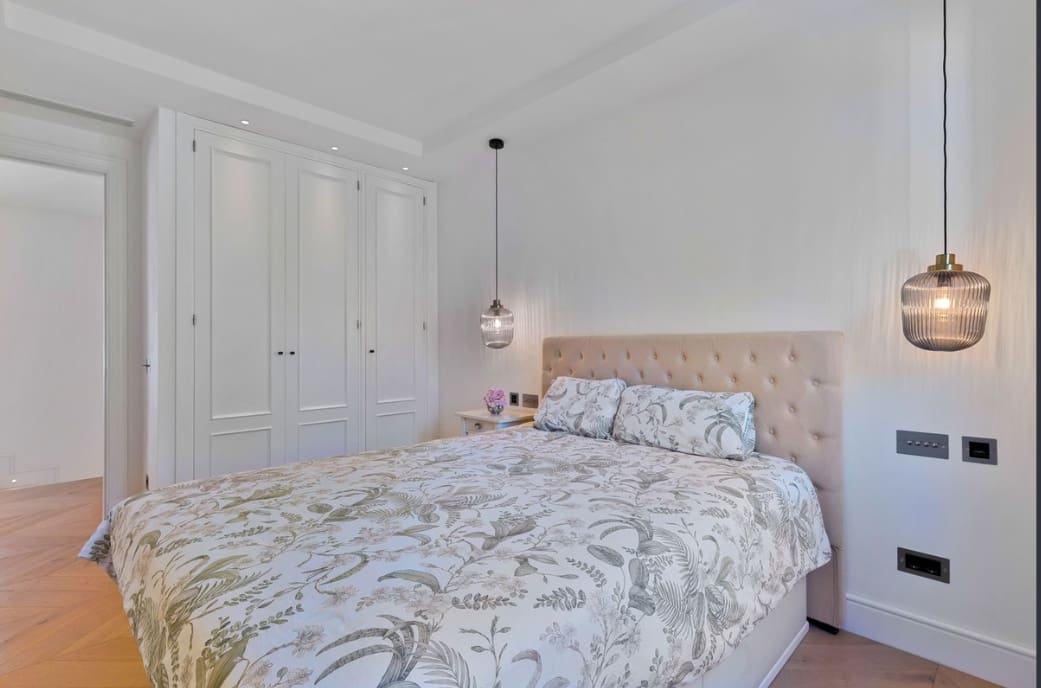 3 sovrum Semi-fristående Villa till salu i Marbella med pool garage - 1 195 000 € (Ref: 9398317)