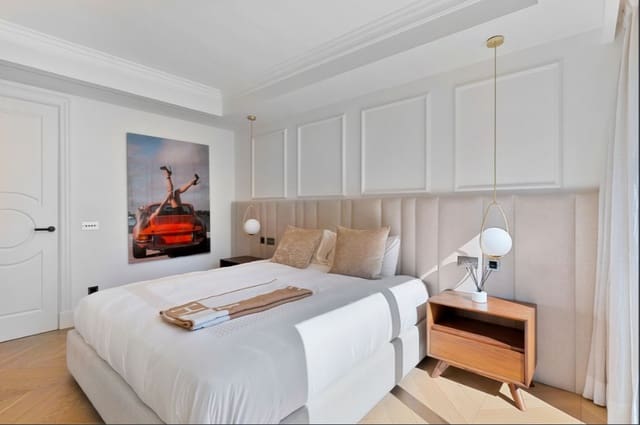 3 sovrum Semi-fristående Villa till salu i Marbella med pool garage - 1 195 000 € (Ref: 9398317)