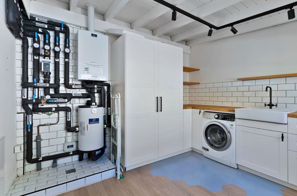 3 sovrum Semi-fristående Villa till salu i Marbella med pool garage - 1 195 000 € (Ref: 9398317)