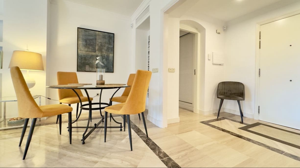 2 bedroom Apartment for sale in Marbella with pool garage - € 720,000 (Ref: 9398318)