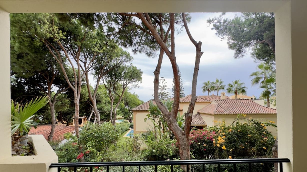 2 bedroom Apartment for sale in Marbella with pool garage - € 720,000 (Ref: 9398318)