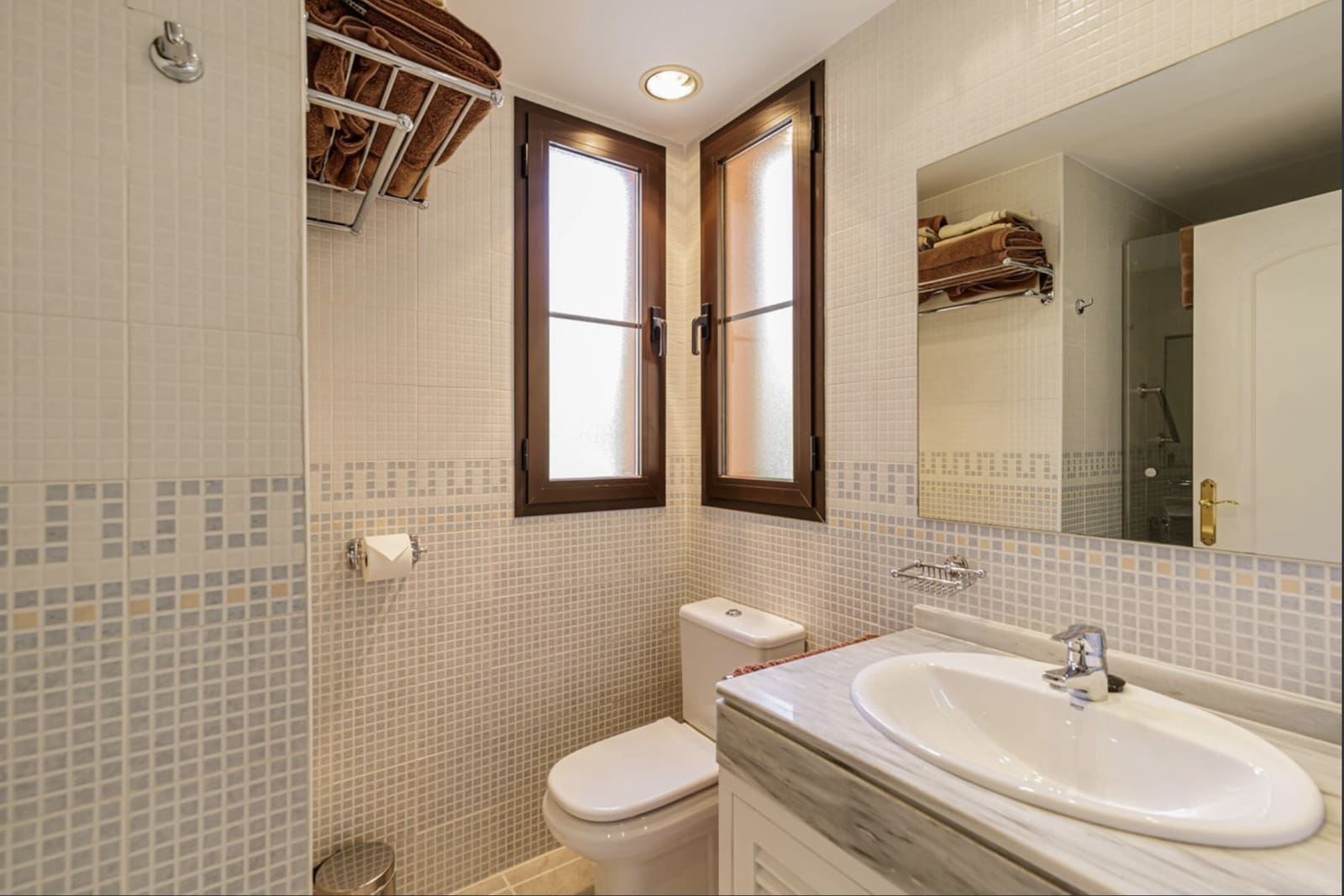 3 bedroom Penthouse for sale in Benahavis with pool garage - € 995,000 (Ref: 9398320)