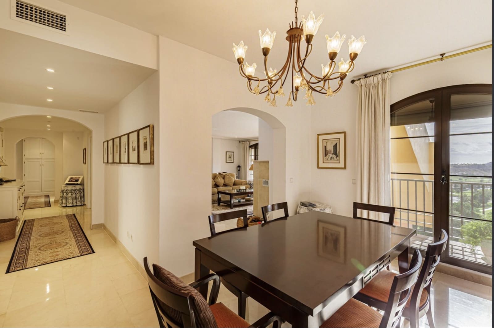 3 bedroom Penthouse for sale in Benahavis with pool garage - € 995,000 (Ref: 9398320)