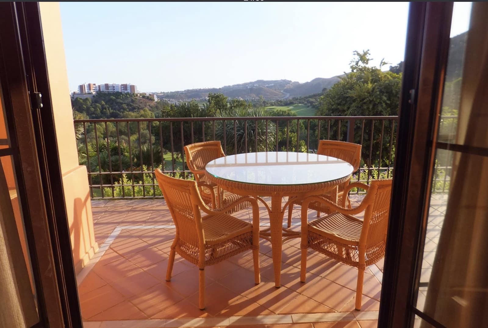 3 bedroom Penthouse for sale in Benahavis with pool garage - € 995,000 (Ref: 9398320)