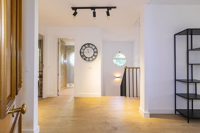 3 sovrum Lägenhet till salu i Marbella med pool garage - 620 000 € (Ref: 9398321)