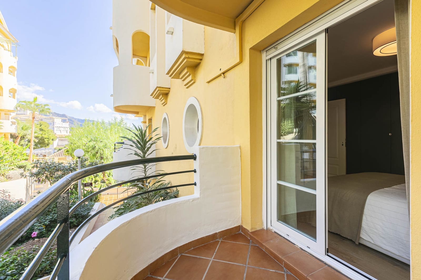 3 bedroom Apartment for sale in Marbella with pool garage - € 620,000 (Ref: 9398321)