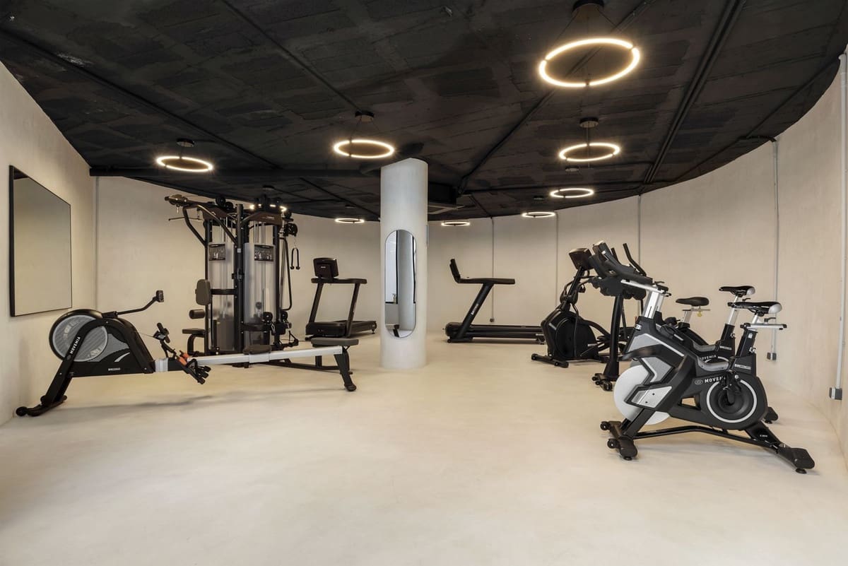 3 bedroom Apartment for sale in Nueva Andalucia with pool garage - € 875,000 (Ref: 9400719)