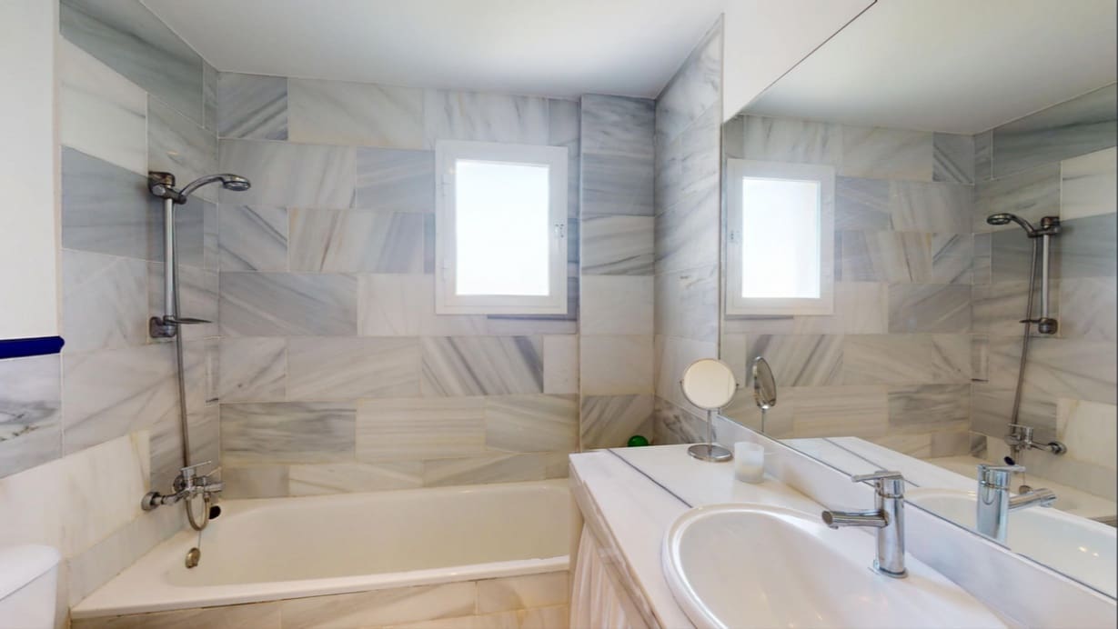 3 bedroom Apartment for sale in Guadalmina with pool garage - € 550,000 (Ref: 9400721)