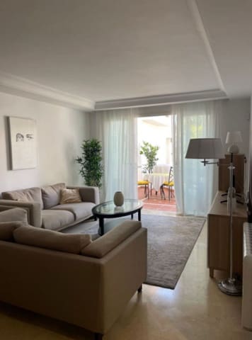 2 soverom Leilighet til salgs i Puerto Banus, Marbella med svømmebasseng garasje - € 735 000 (Ref: 9400723)