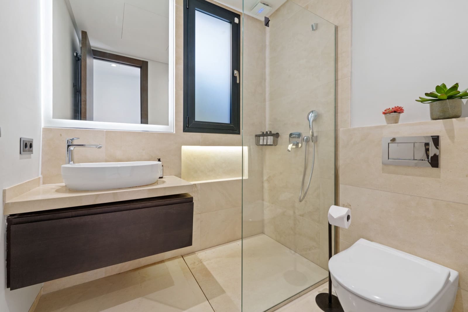 6 bedroom Villa for sale in Nueva Andalucia with pool garage - € 4,190,000 (Ref: 9400725)