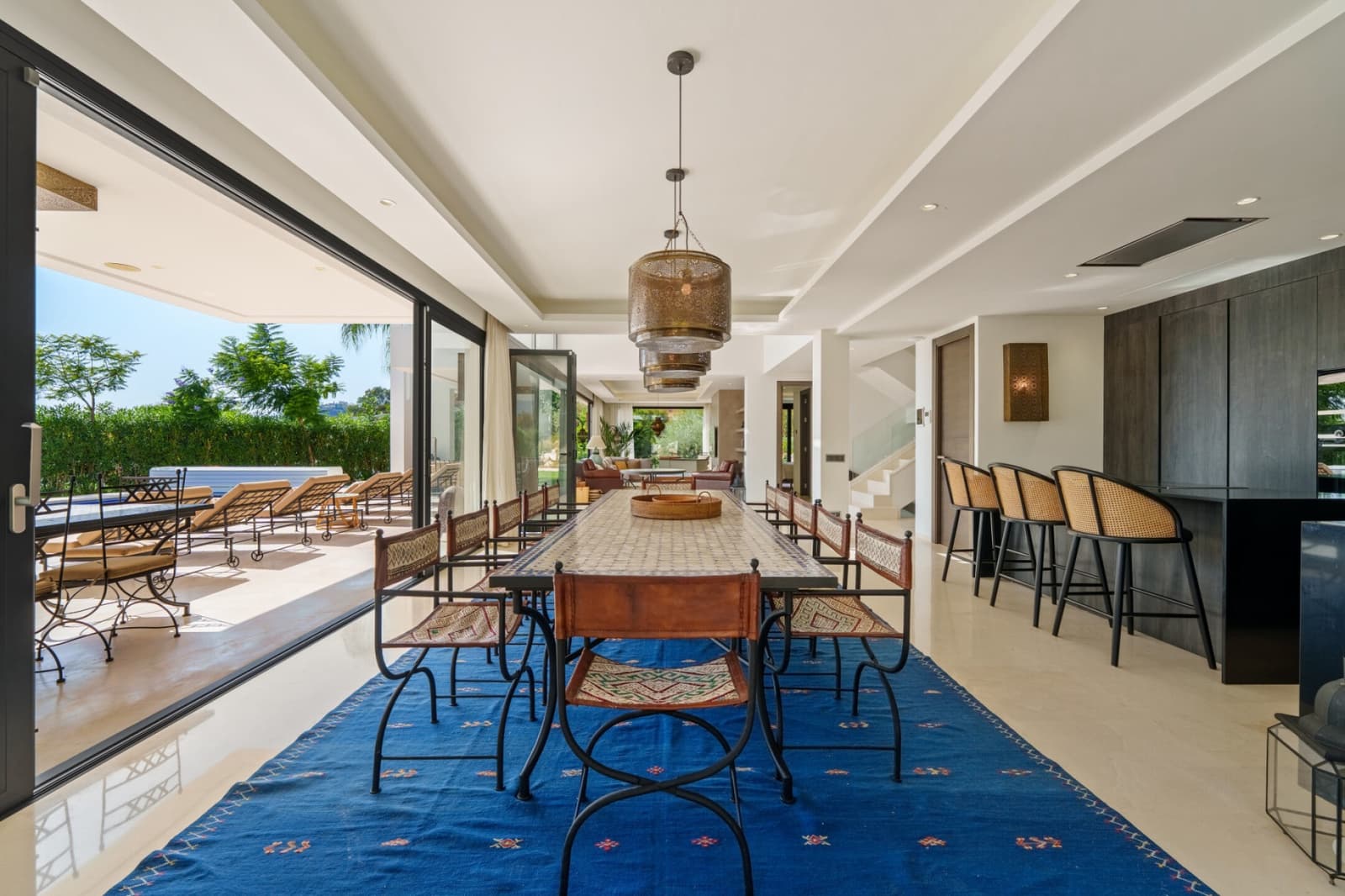 6 bedroom Villa for sale in Nueva Andalucia with pool garage - € 4,190,000 (Ref: 9400725)