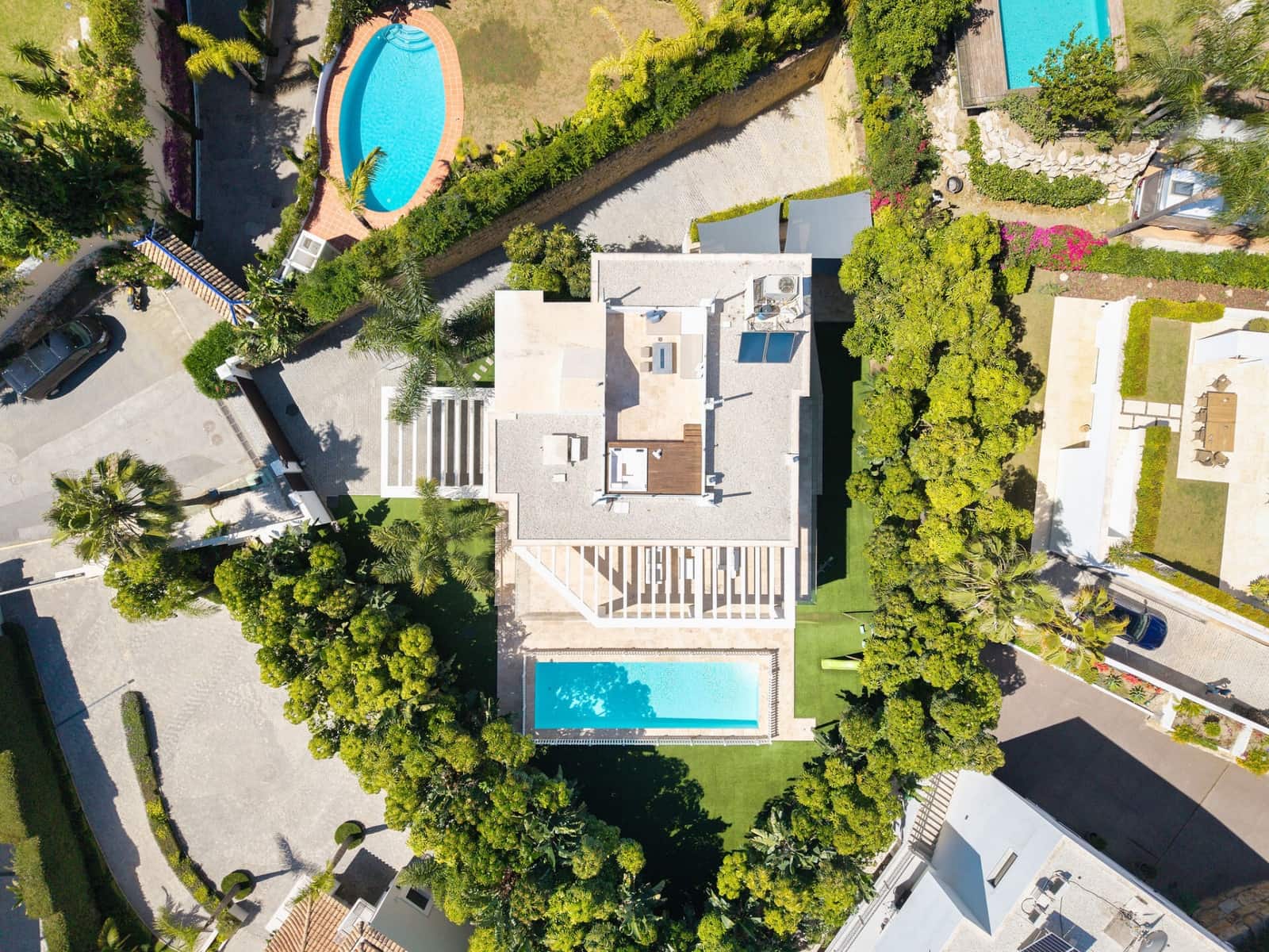 5 bedroom Villa for sale in Benahavis with pool garage - € 3,495,000 (Ref: 9400727)