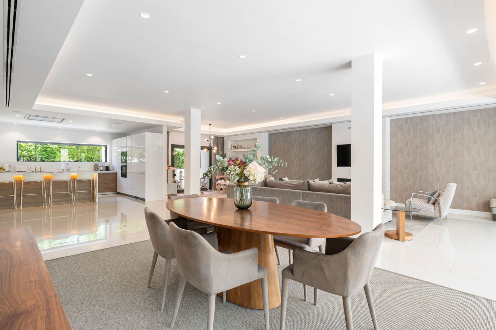 5 bedroom Villa for sale in Benahavis with pool garage - € 3,495,000 (Ref: 9400727)