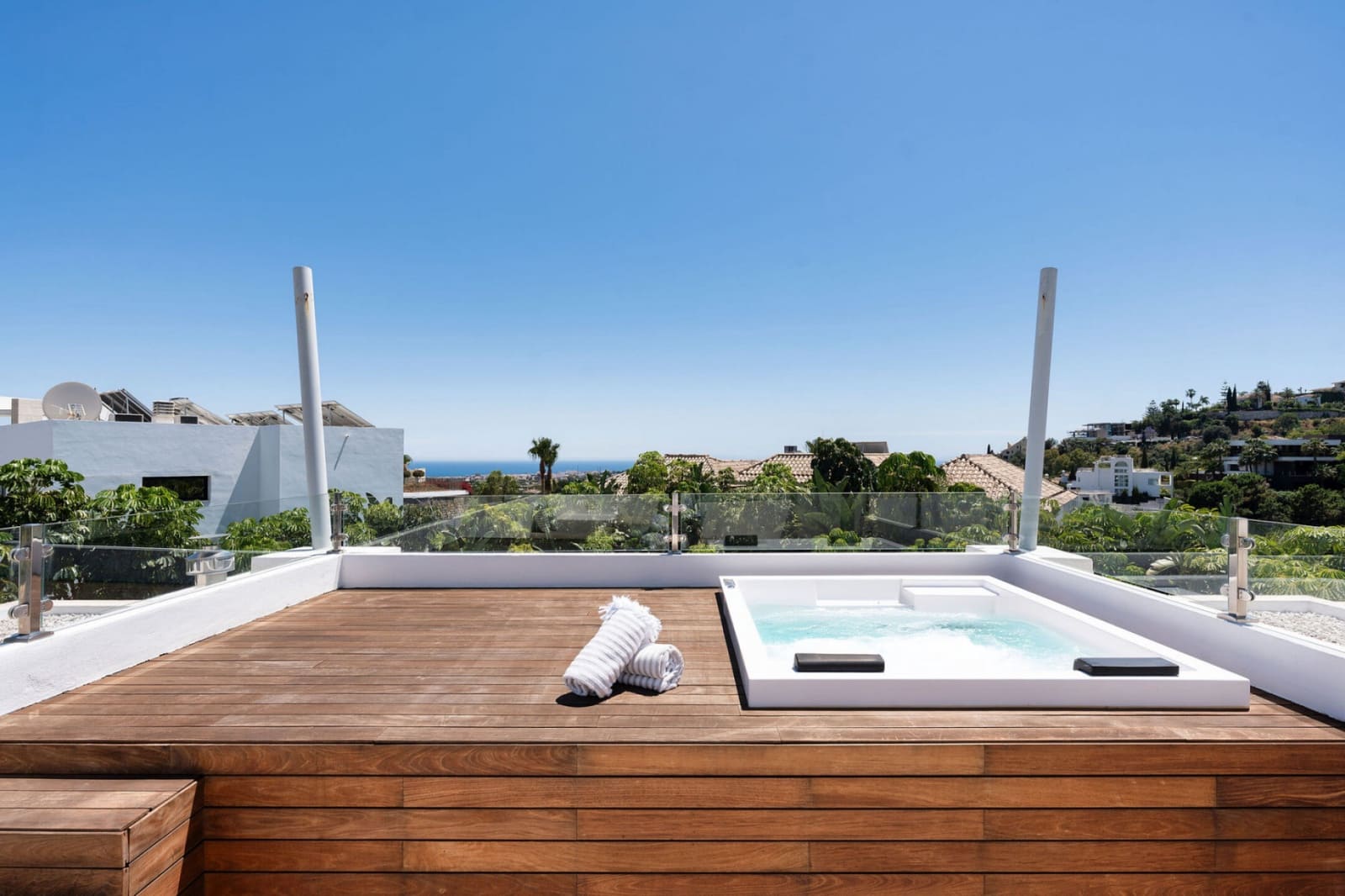 5 bedroom Villa for sale in Benahavis with pool garage - € 3,495,000 (Ref: 9400727)