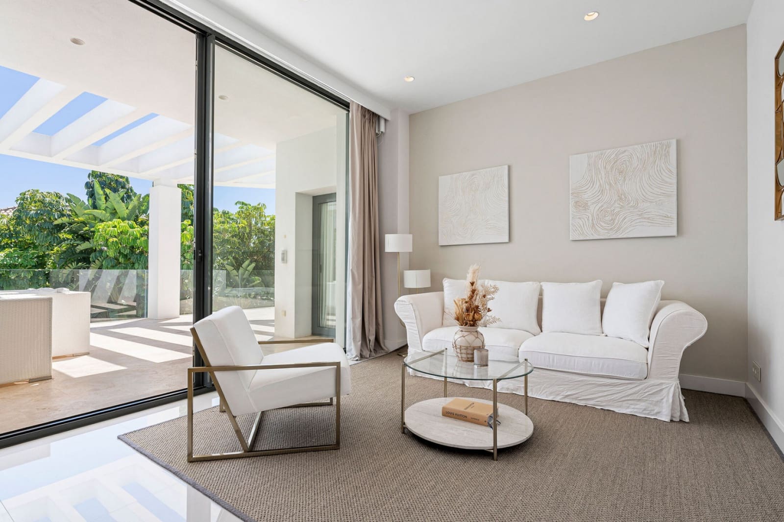 5 bedroom Villa for sale in Benahavis with pool garage - € 3,495,000 (Ref: 9400727)