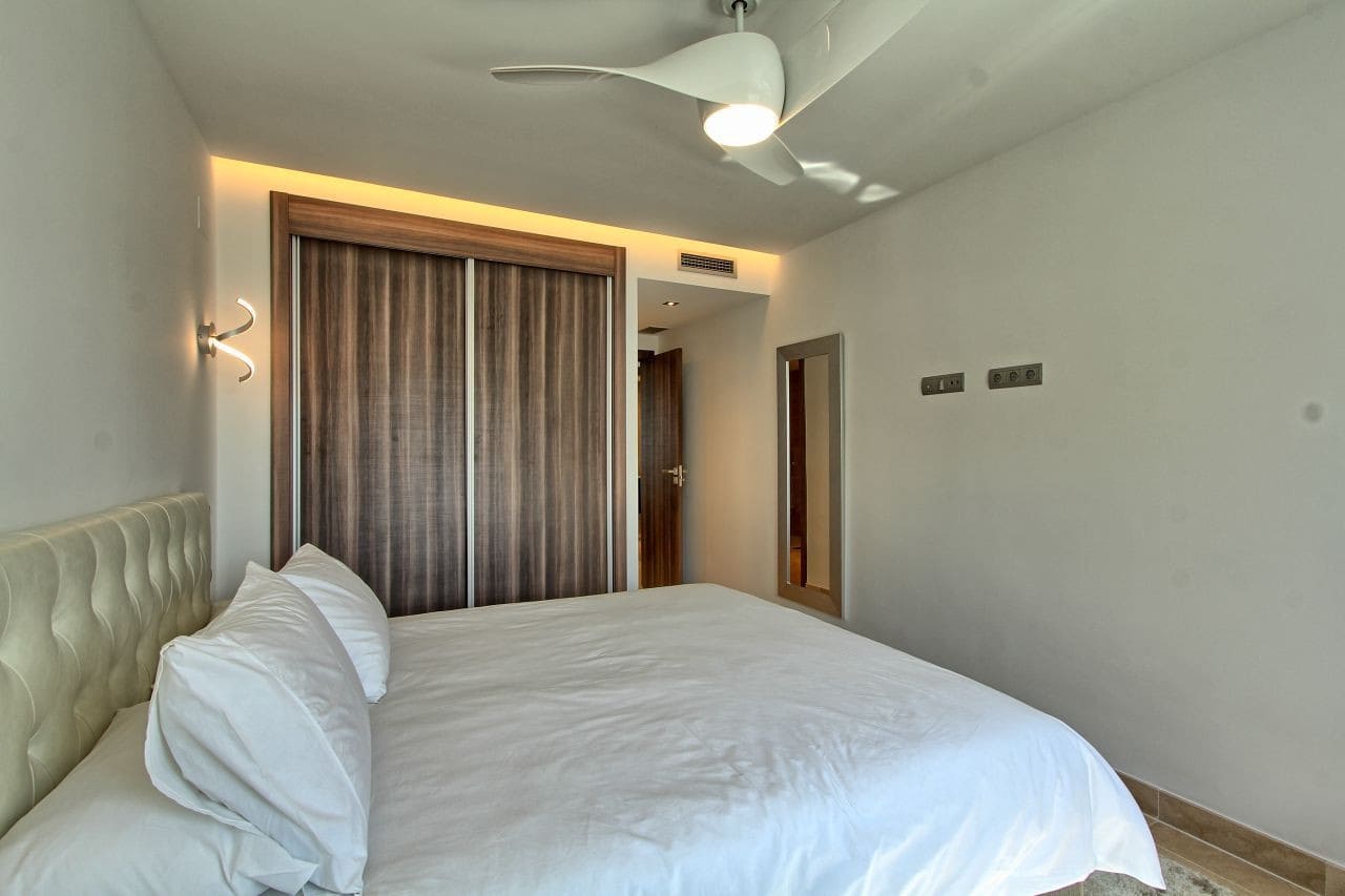 3 bedroom Apartment for sale in San Pedro de Alcantara with pool garage - € 649,000 (Ref: 9403220)