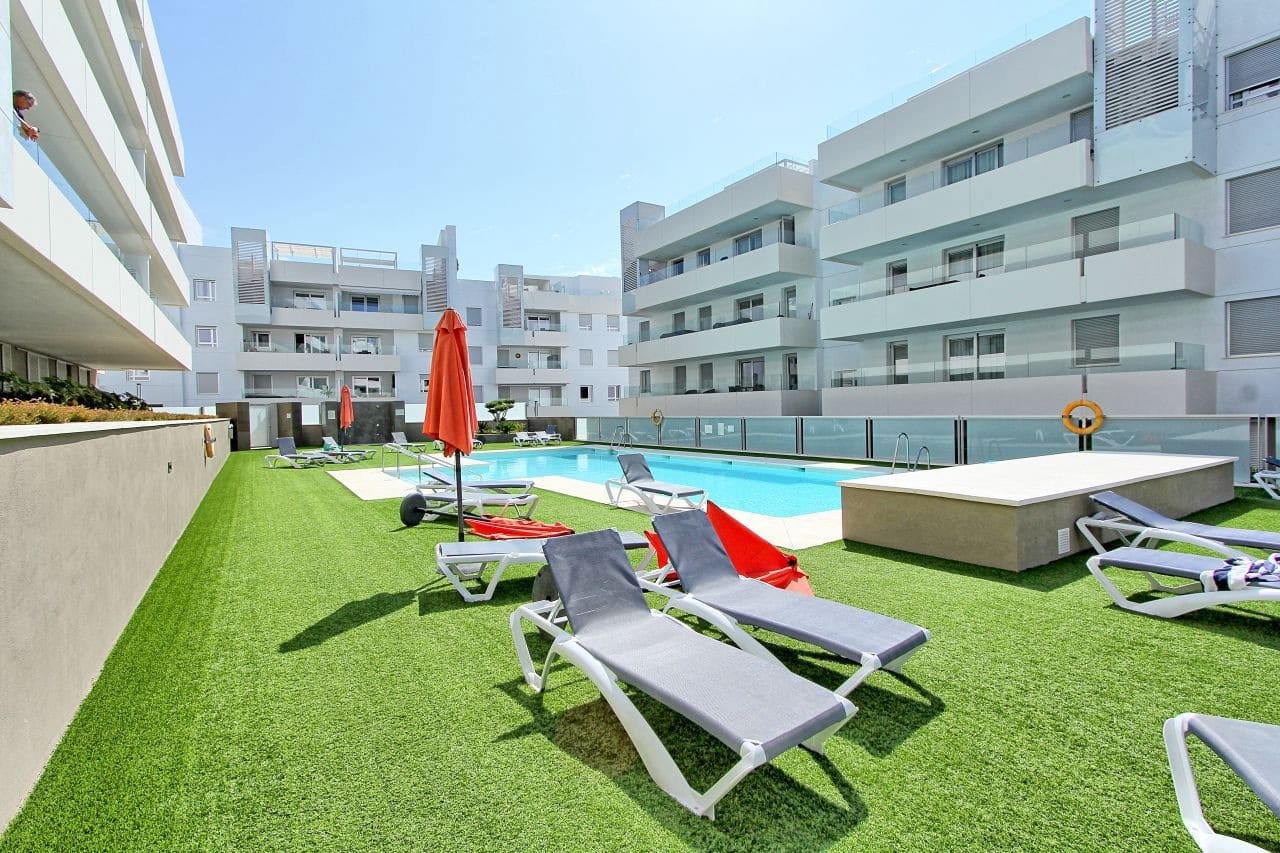 3 bedroom Apartment for sale in San Pedro de Alcantara with pool garage - € 649,000 (Ref: 9403220)