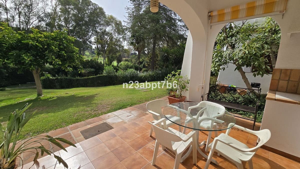 2 bedroom Apartment for sale in Nueva Andalucia with pool garage - € 445,000 (Ref: 9403221)