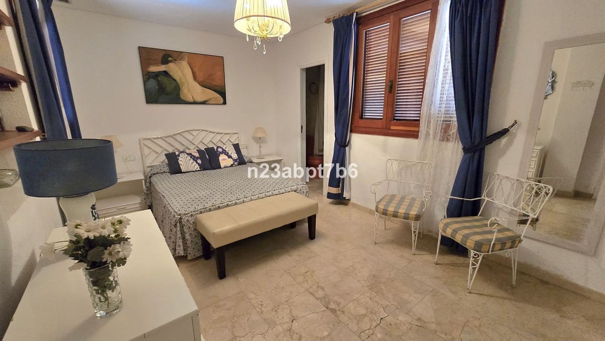 2 bedroom Apartment for sale in Nueva Andalucia with pool garage - € 445,000 (Ref: 9403221)