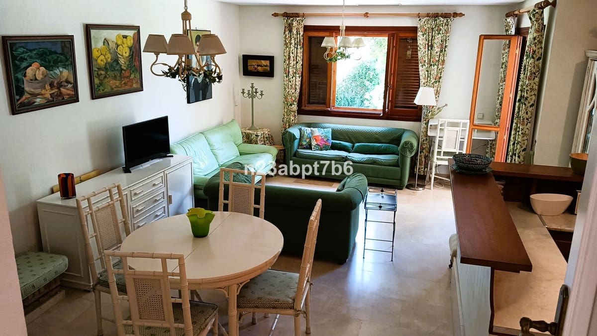 2 bedroom Apartment for sale in Nueva Andalucia with pool garage - € 445,000 (Ref: 9403221)