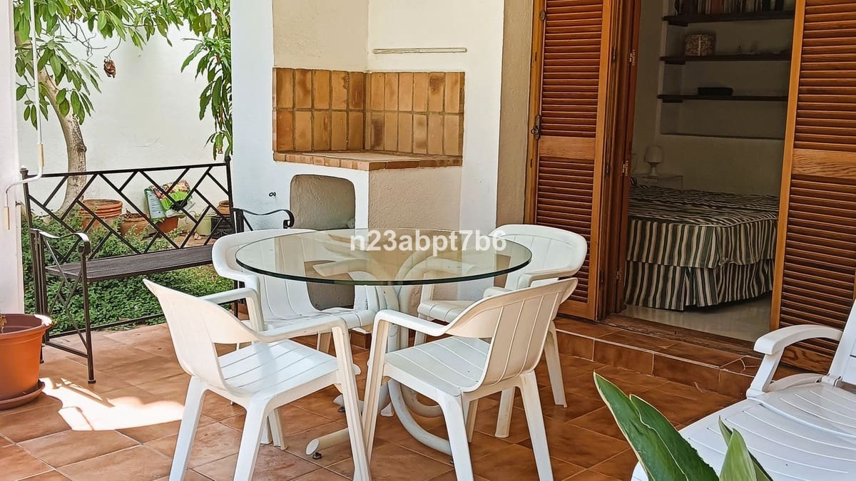 2 bedroom Apartment for sale in Nueva Andalucia with pool garage - € 445,000 (Ref: 9403221)