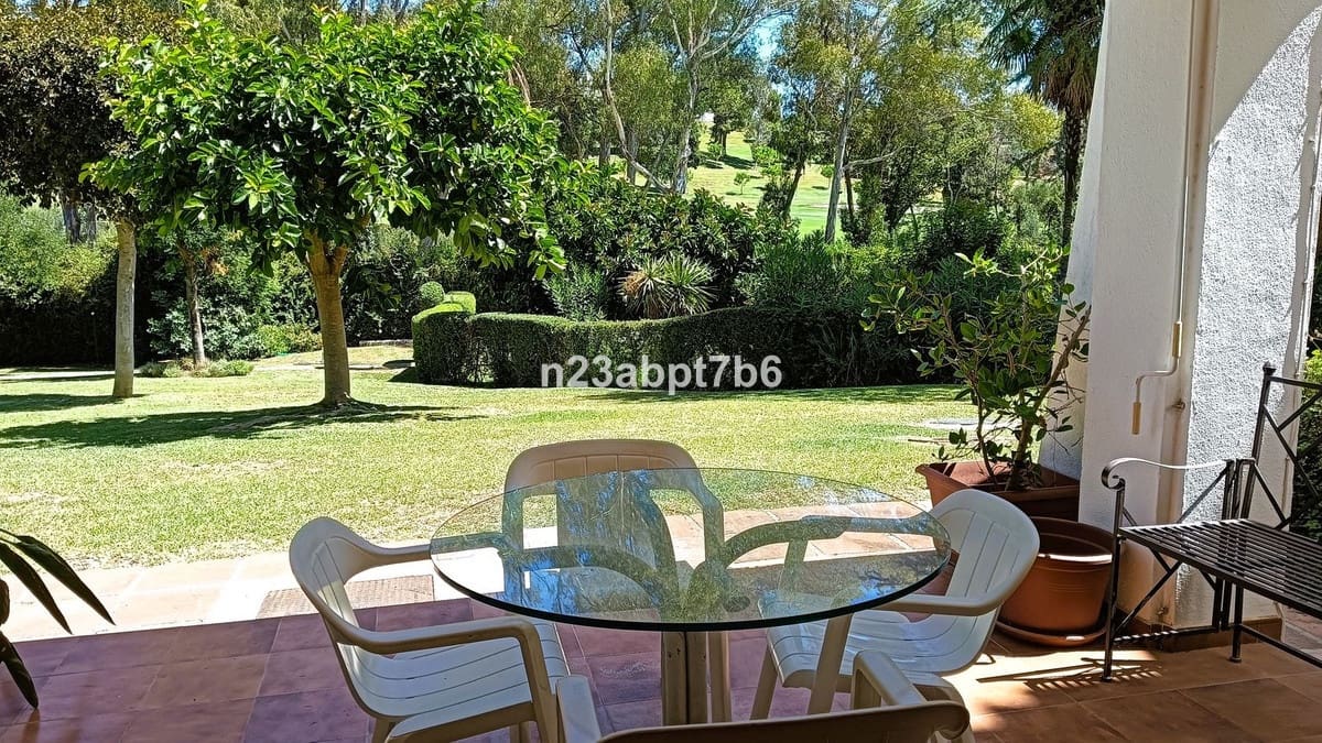 2 bedroom Apartment for sale in Nueva Andalucia with pool garage - € 445,000 (Ref: 9403221)