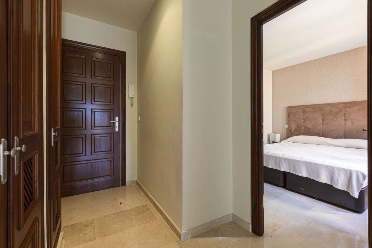 2 bedroom Penthouse for sale in Nueva Andalucia with pool garage - € 420,000 (Ref: 9403222)