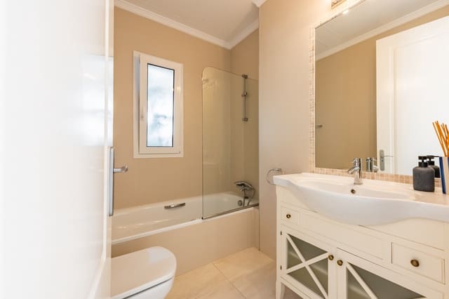 7 sypialnia Willa na sprzedaż w Los Flamingos, Benahavís z basenem garażem - 3 995 000 € (Ref: 9403223)