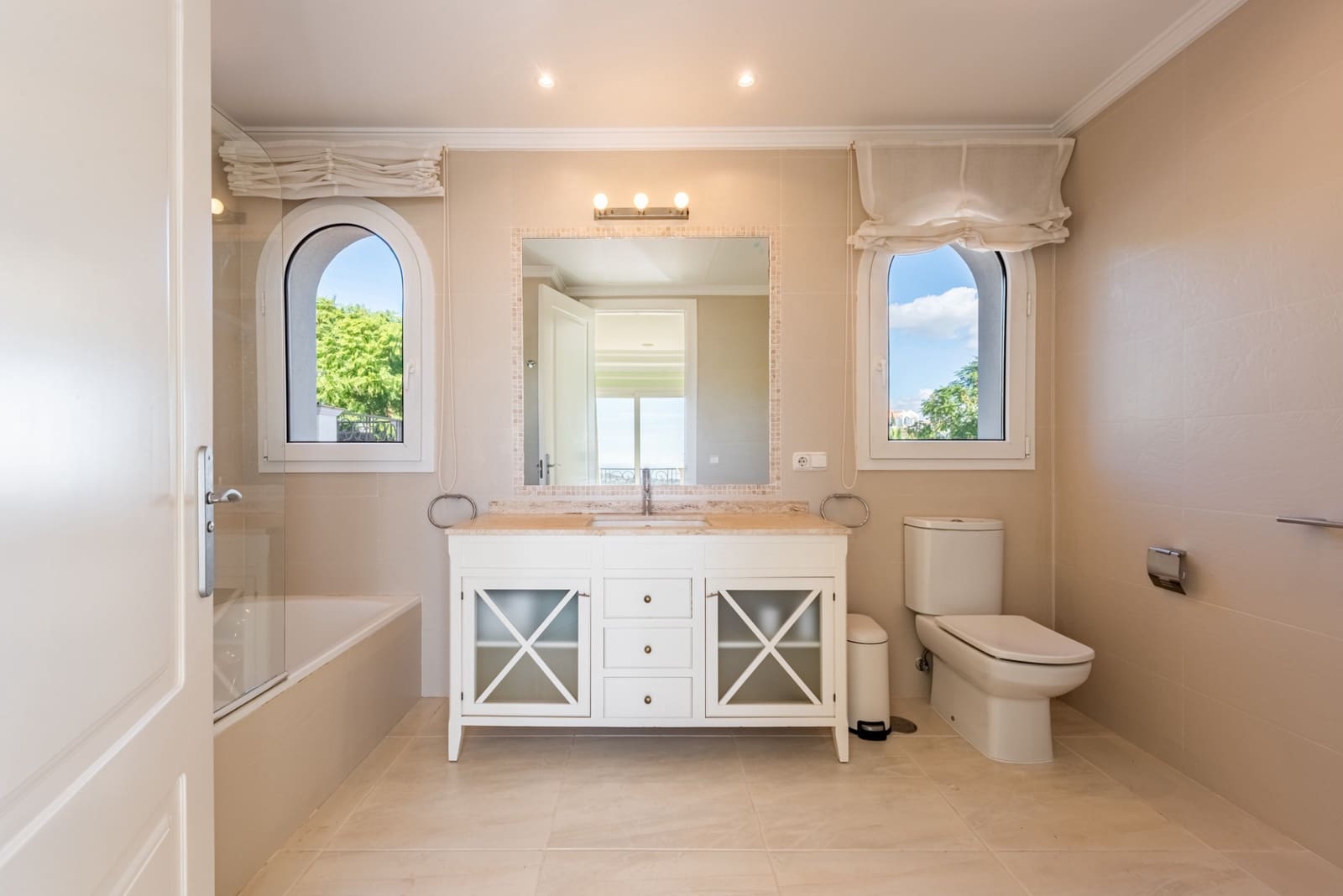 7 sypialnia Willa na sprzedaż w Los Flamingos z basenem garażem - 3 995 000 € (Ref: 9403223)