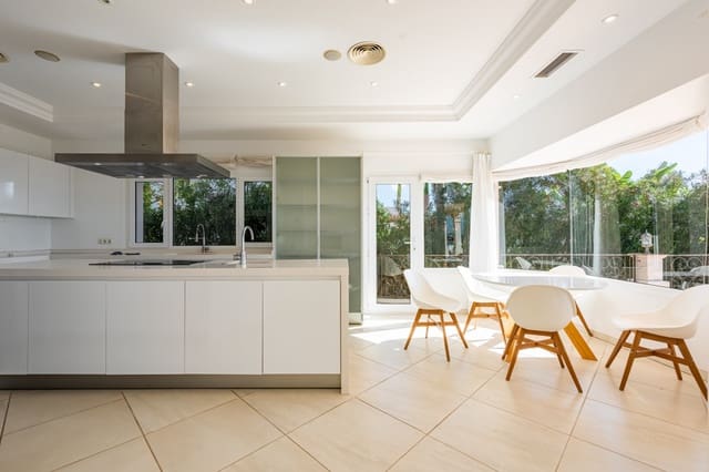 7 sypialnia Willa na sprzedaż w Los Flamingos, Benahavís z basenem garażem - 3 995 000 € (Ref: 9403223)