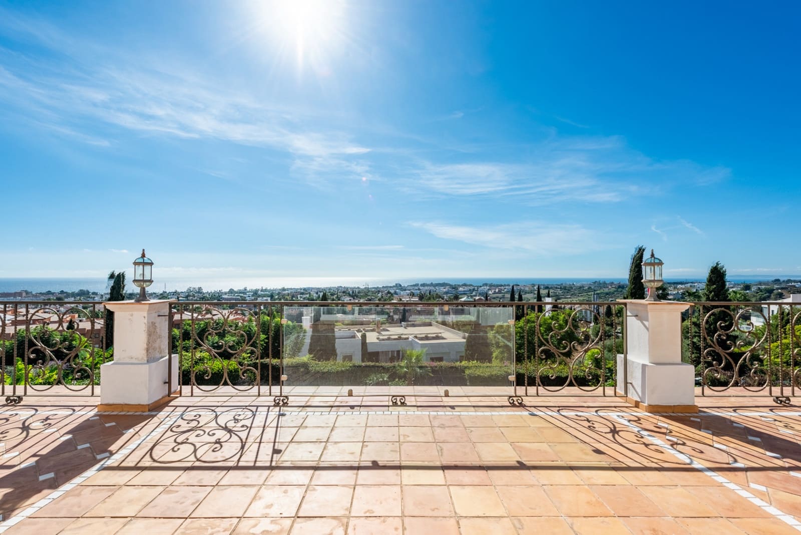 7 sypialnia Willa na sprzedaż w Los Flamingos z basenem garażem - 3 995 000 € (Ref: 9403223)