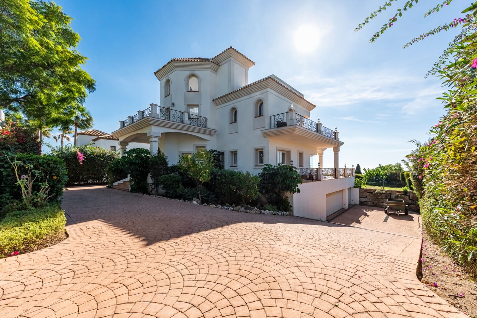 7 sypialnia Willa na sprzedaż w Los Flamingos z basenem garażem - 3 995 000 € (Ref: 9403223)