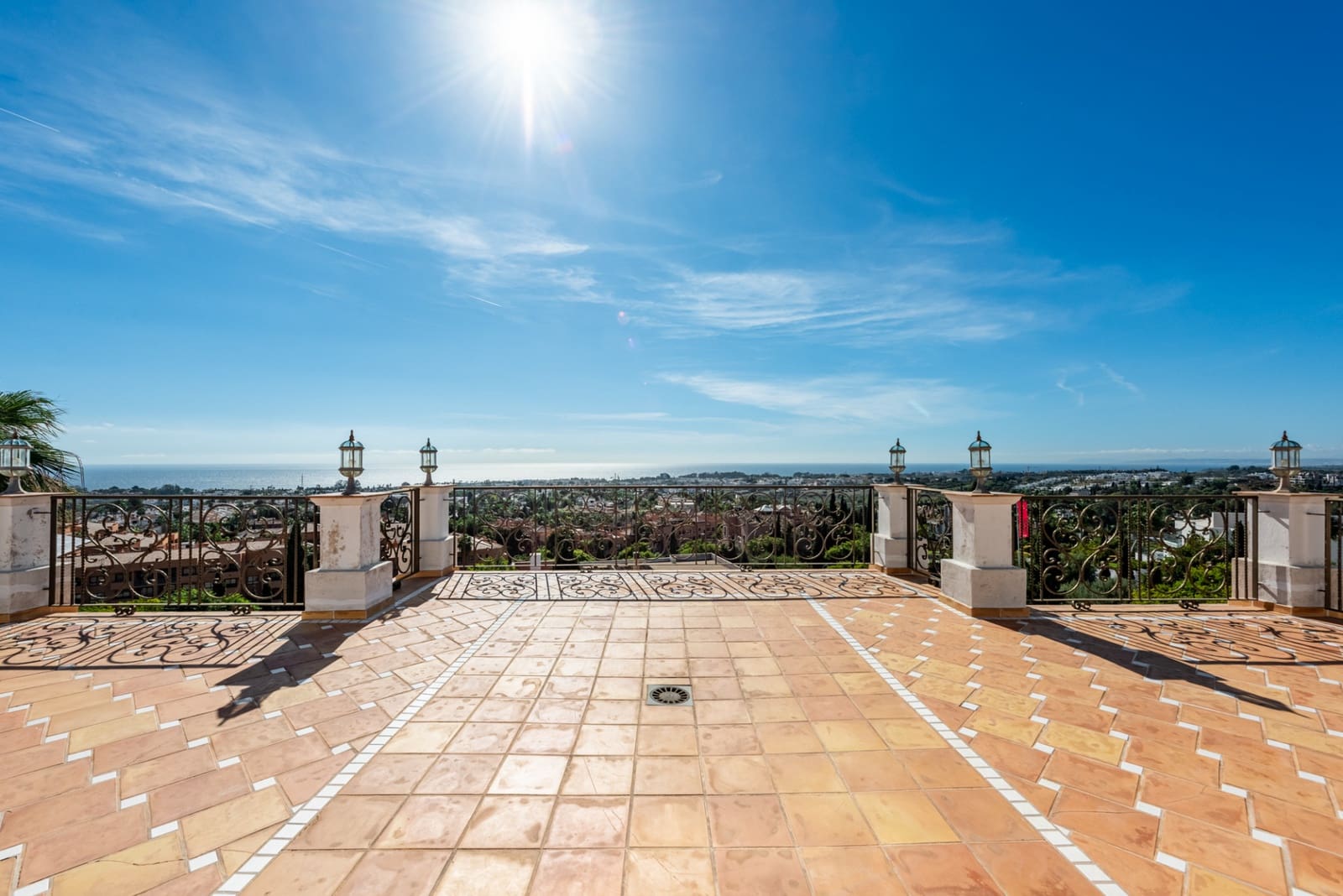 7 sypialnia Willa na sprzedaż w Los Flamingos z basenem garażem - 3 995 000 € (Ref: 9403223)