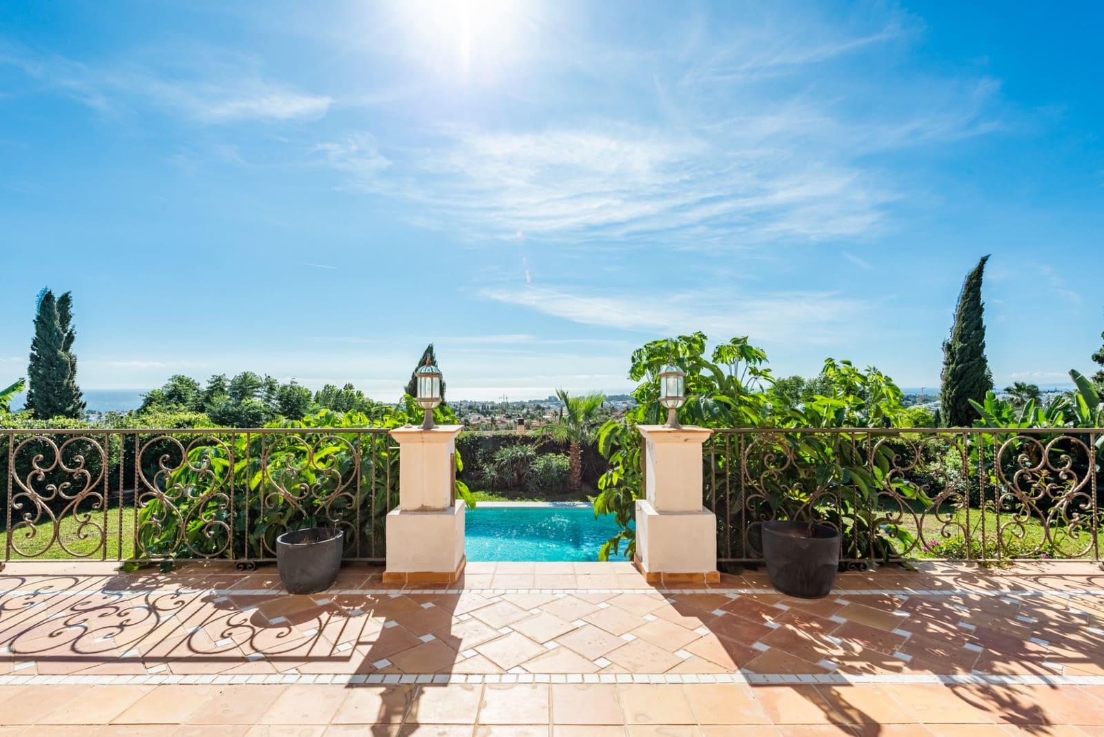 7 sypialnia Willa na sprzedaż w Los Flamingos z basenem garażem - 3 995 000 € (Ref: 9403223)