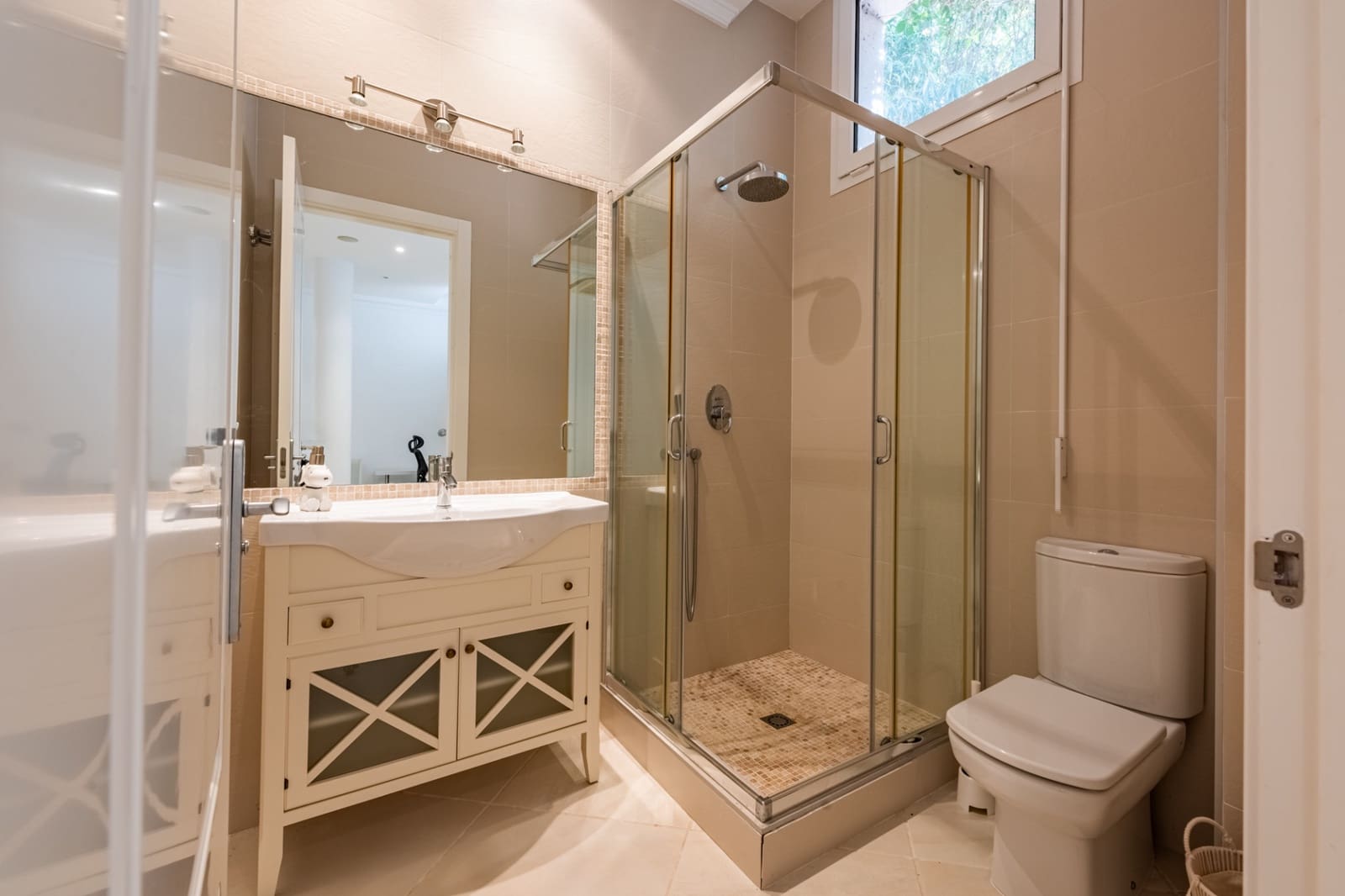 Chalet de 7 habitaciones en Los Flamingos en venta con piscina garaje - 3.995.000 € (Ref: 9403223)