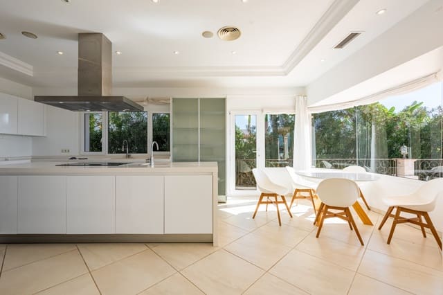 Chalet de 7 habitaciones en Los Flamingos, Benahavís en venta con piscina garaje - 3.995.000 € (Ref: 9403223)