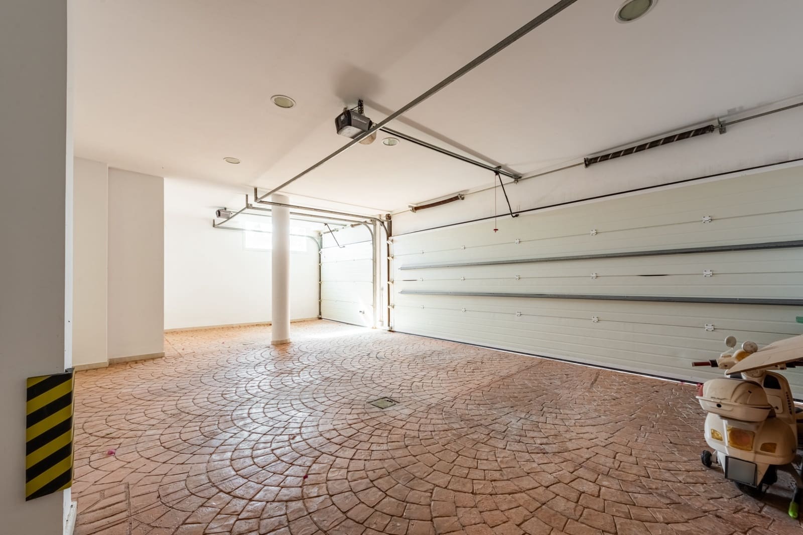 Chalet de 7 habitaciones en Los Flamingos en venta con piscina garaje - 3.995.000 € (Ref: 9403223)