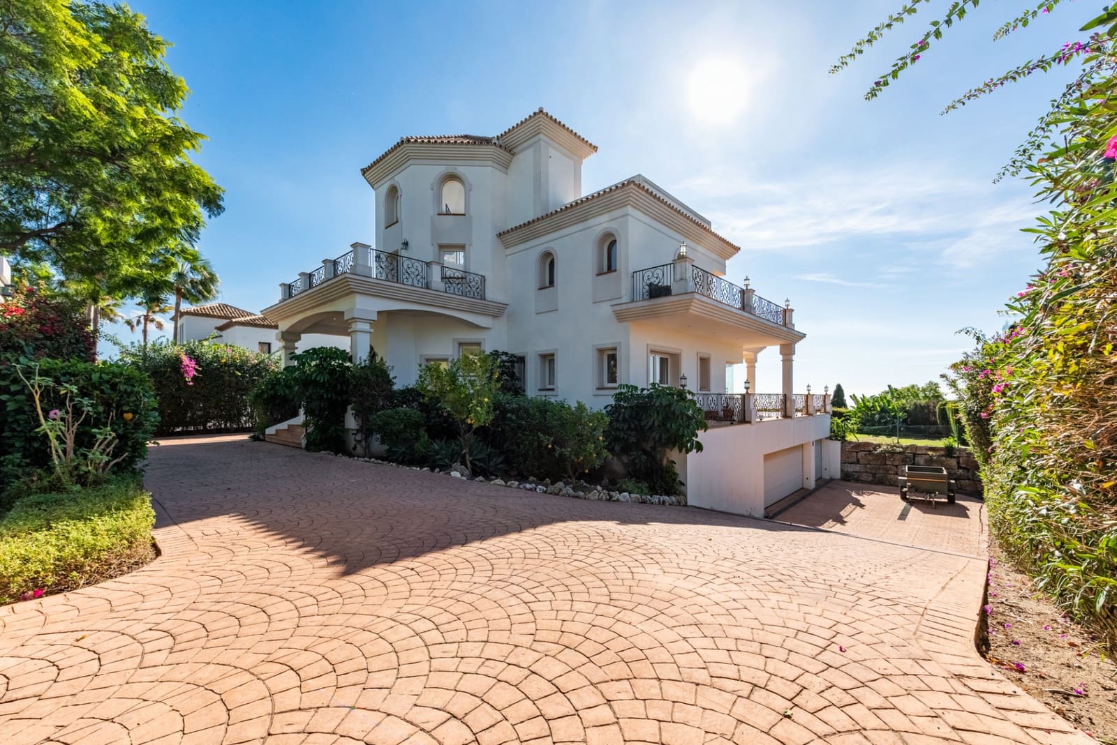 Chalet de 7 habitaciones en Los Flamingos en venta con piscina garaje - 3.995.000 € (Ref: 9403223)