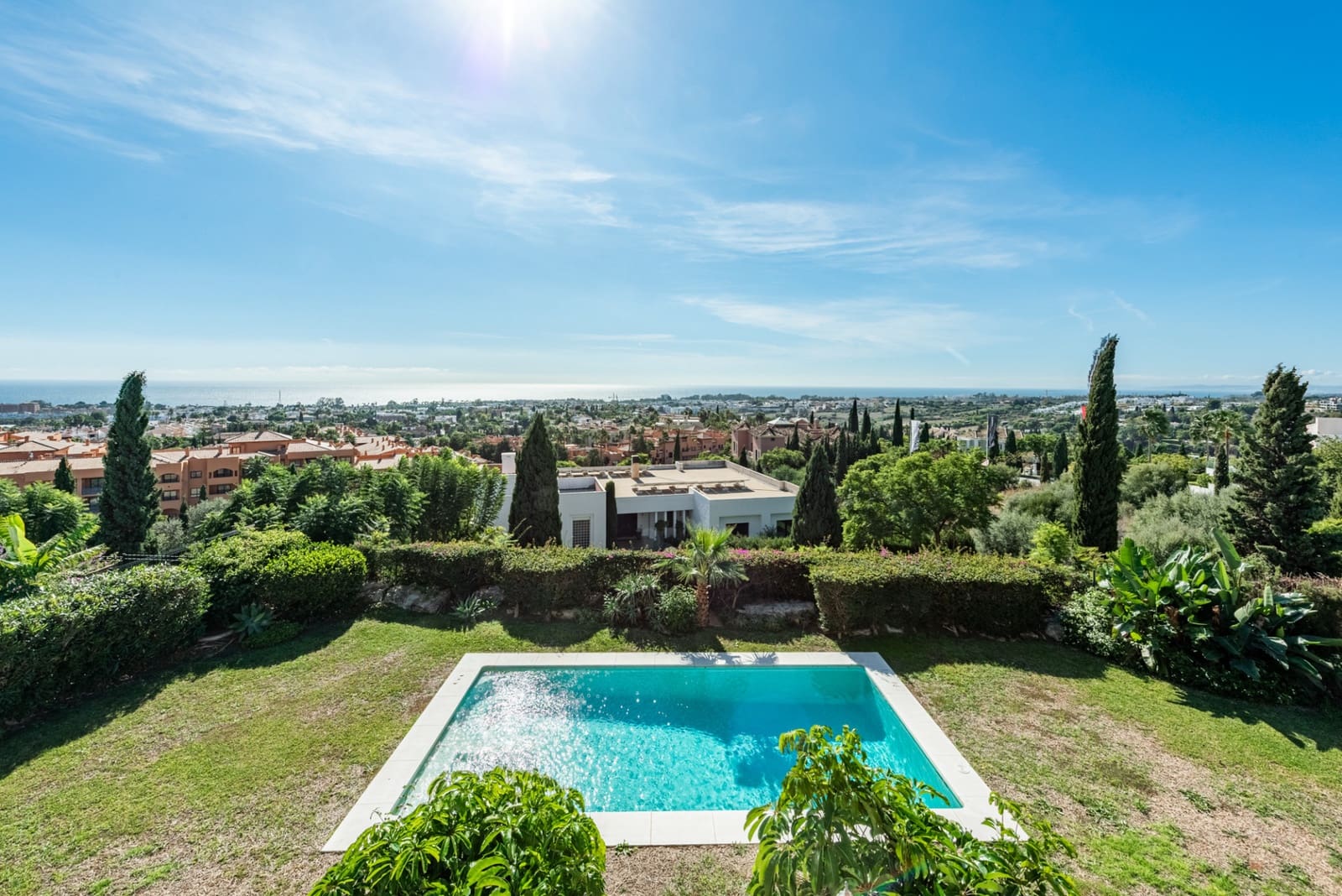 Chalet de 7 habitaciones en Los Flamingos en venta con piscina garaje - 3.995.000 € (Ref: 9403223)
